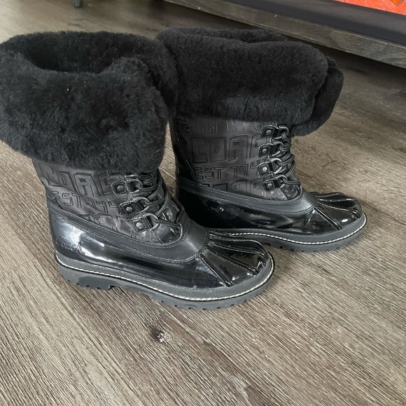 Women's Black Winter Boots - Picture 7 of 8